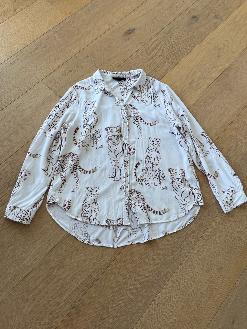 Jane and Delancey White Cheetah Print Button Down Shirt Large